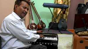 Harmonium-cost-price-shop-online-Harmonium-sale-discounts-Harmonium-seller-India